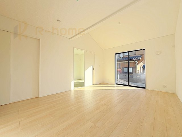 筑西市井上第1　新築戸建て　1号棟の居間・リビング|広々とした余裕のあるリビングです♪大きな窓からは自然光が届きます。