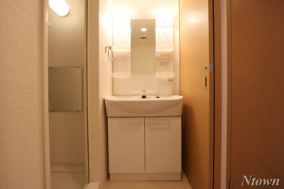 【独立洗面台】 | ラ・ルーシュ泉 | 独立洗面台で身支度をすべて済ませてしまいましょう