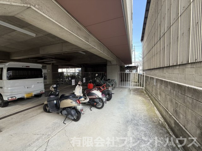 【その他共用部分】 | 庚午ハイツ | バイク置き場