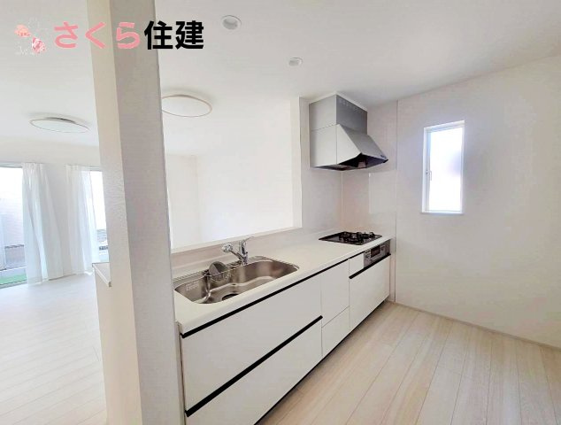 ハートフルタウン　今泉新町267番のキッチン|対面式システムキッチンは家族の様子を伺いながら家事ができます◎