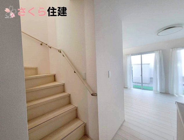ハートフルタウン　今泉新町267番の居間・リビング|リビング階段はリビングを中心とした間取りになります
