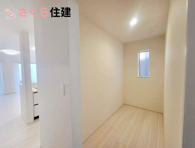 ハートフルタウン　今泉新町267番の内観：施工例|同社施工物件の写真です。雨の日や湿気の多い梅雨時期などに重宝する浴室暖房乾燥機付きです。