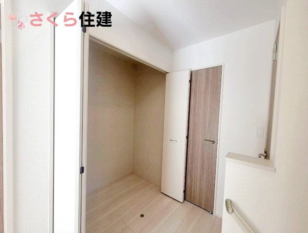 ハートフルタウン　今泉新町267番の収納|2階廊下にも収納を完備