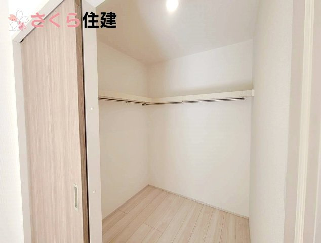 ハートフルタウン　今泉新町267番の収納|2階　7.5帖の洋室にはウォークインクローゼットを完備