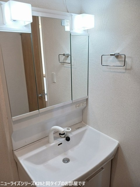 【新築】アーバンコート西青山　北棟の独立洗面台
