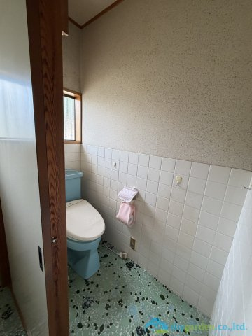 秦野市曽屋　中古戸建のトイレ