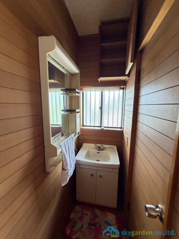 秦野市曽屋　中古戸建の独立洗面台