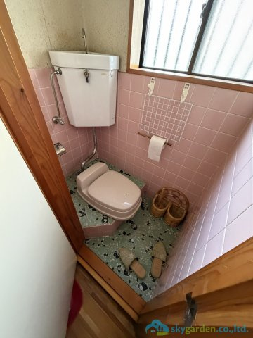 秦野市曽屋　中古戸建のトイレ