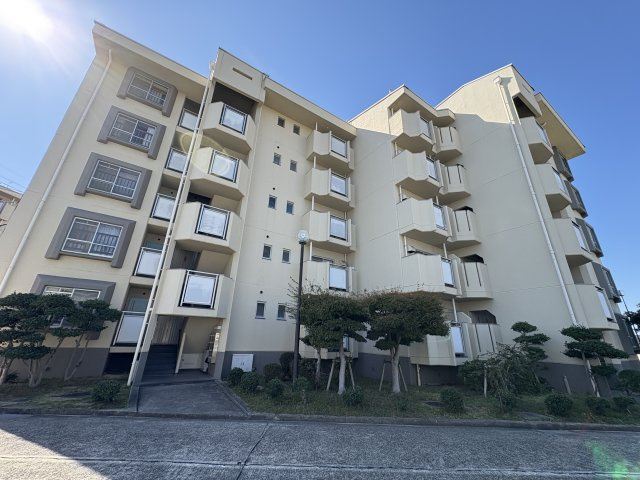 明石大窪住宅4号棟の外観