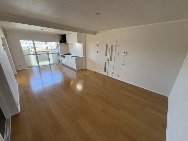 明石大窪住宅4号棟の居間・リビング