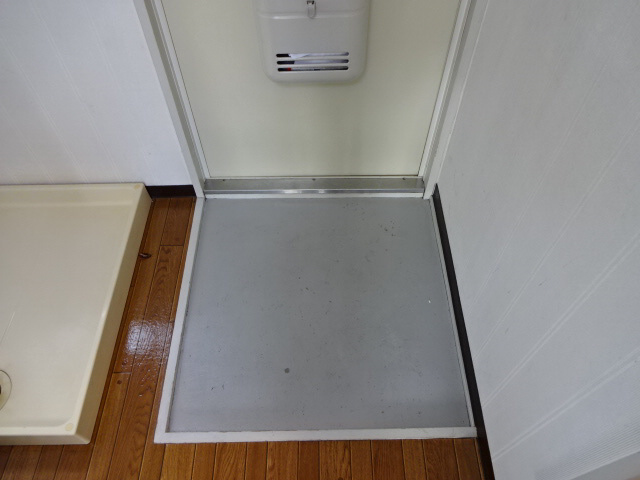 ローズハイツの玄関