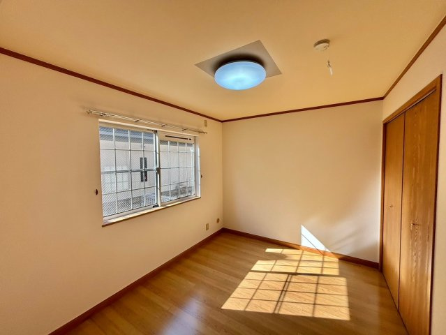 サニーパークの洋室