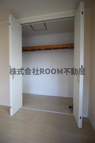 年見貸家の収納|ちょっとした収納スペースも充実しています