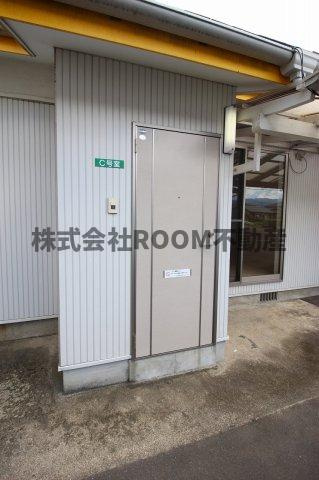 年見貸家の玄関|きれいな玄関です