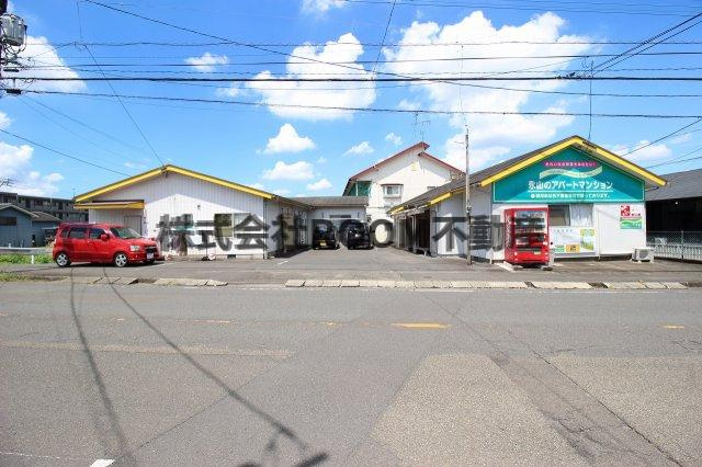 年見貸家の外観|おしゃれな外観です