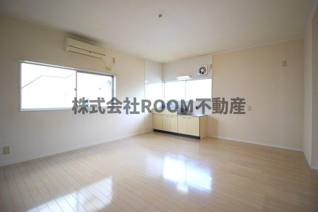 年見貸家の居間・リビング|使いやすい居間です