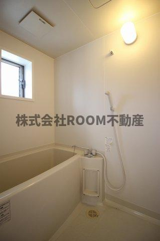 年見貸家の浴室|ゆったり過ごせるお風呂です