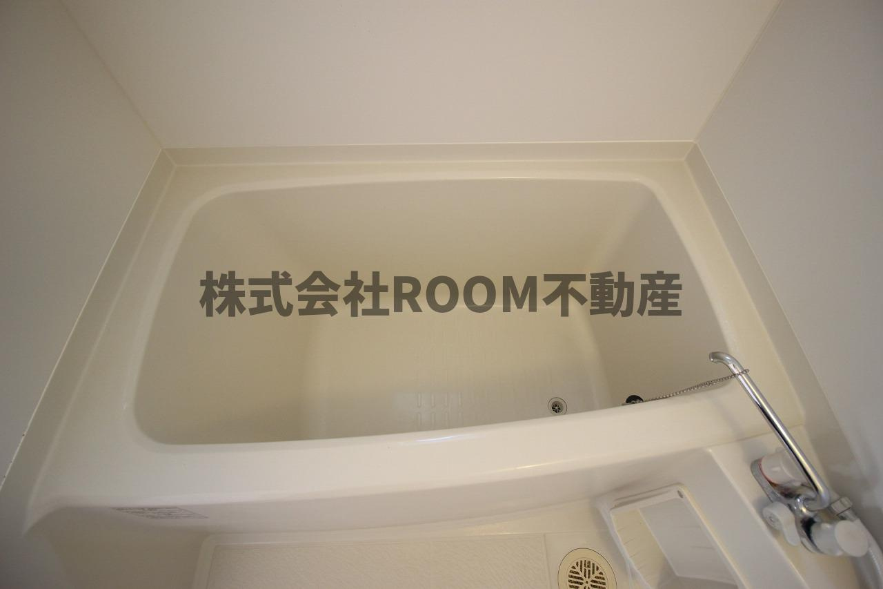 年見貸家の浴室|落ち着いた空間のお風呂です