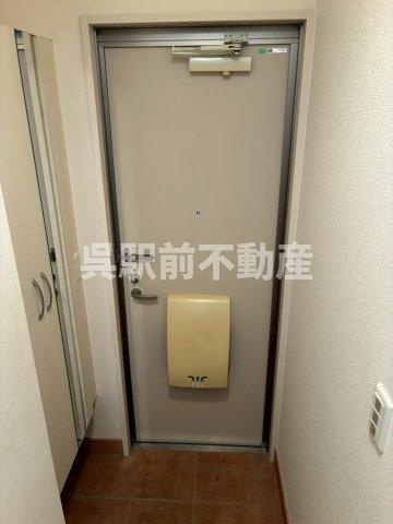 クレア広古新開の玄関