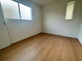 【洋室】 | 廿日市市阿品3丁目（阿品駅徒歩8分！）全2区画　NO2【50坪】 | 2階　洋室×3　収納付きでお部屋がスッキリ広く使えます。　
