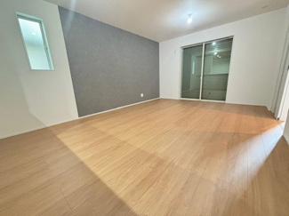 【居間・リビング】 | 廿日市市阿品3丁目（阿品駅徒歩8分！）全2区画　NO2【50坪】 | 16帖リビング☆　対面式のキッチンでリビングが見渡せるので、お子様やご家族の様子が見えて安心です♪