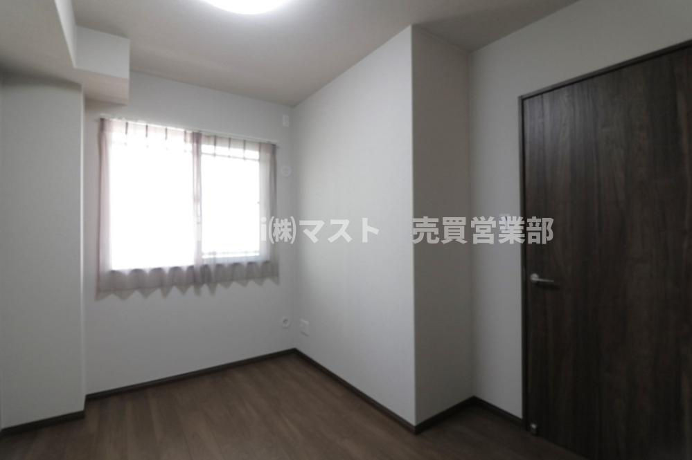 セザール平野の洋室|◆約6帖あるのでダブルベッドでも余裕で置くことができます♪
