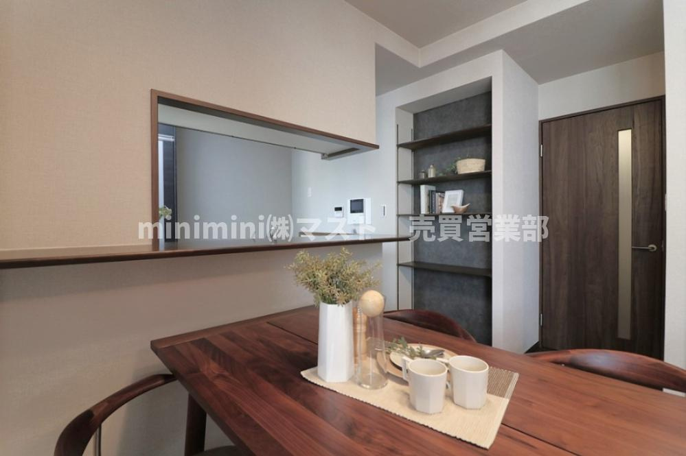 セザール平野の居間・リビング|◆家族みんなが爽やかに健やかに過ごせるように、溢れる光をたっぷり取り込んだリビングダイニングです♪
