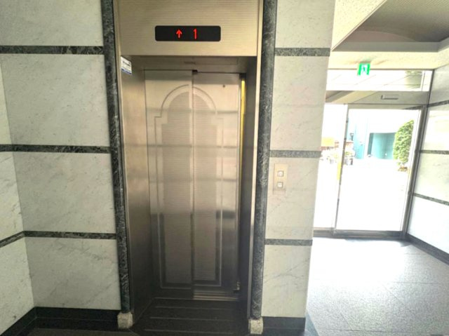 ファーストパークレジデンスのエントランス