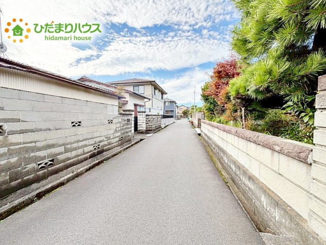 【前面道路含む現地写真】 | ひたちなか市市毛　中古戸建　 | 落ち着いた住環境が魅力的です☆