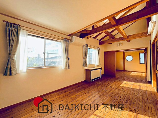 【居間・リビング】 | 行田市門井町2丁目　中古戸建