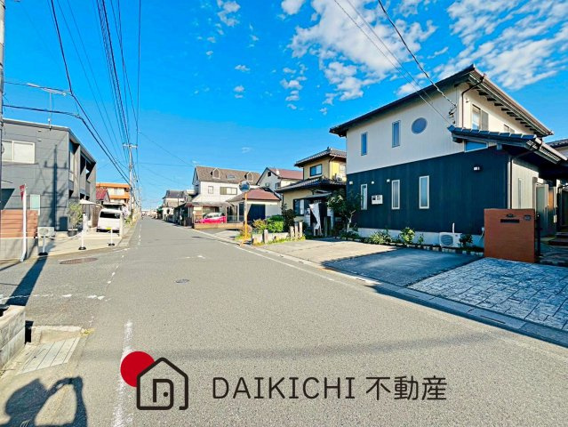 【前面道路含む現地写真】 | 行田市門井町2丁目　中古戸建