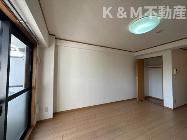 アルファマの居間・リビング|こちらの居間で趣味の時間をお楽しみください