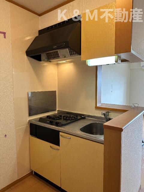 アルファマのキッチン|コンパクトなキッチンで掃除もラクラク