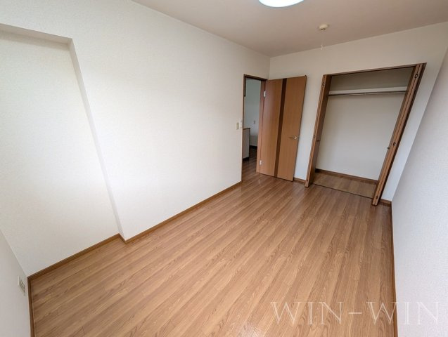 フロンティア栄の寝室