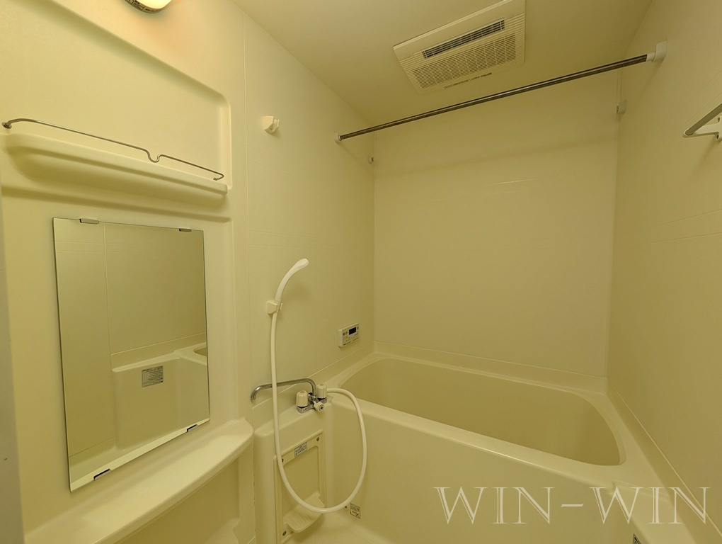 フロンティア栄の浴室