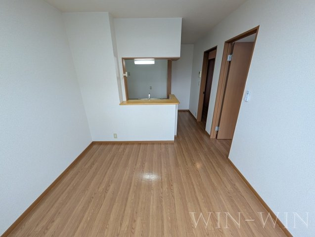 フロンティア栄の居間・リビング