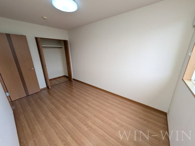 フロンティア栄の寝室