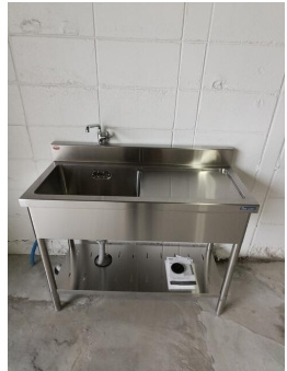 東大阪衣摺貸し倉庫の内装