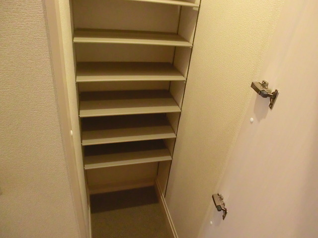 サンレーモの展望|玄関にくつ収納してください