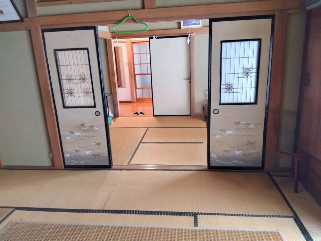 売中古戸建　三島市松本の和室|開け閉めで空間を自由に仕切り、広さを調整できる柔軟な設計になっています。