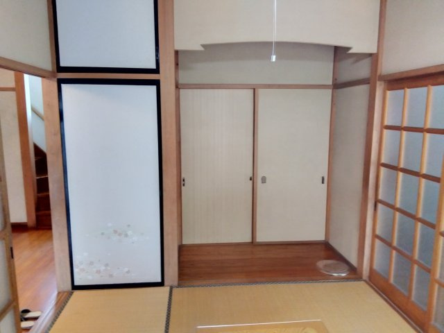 売中古戸建　三島市松本の和室|和室には床の間があります。風情ある空間に癒されます。