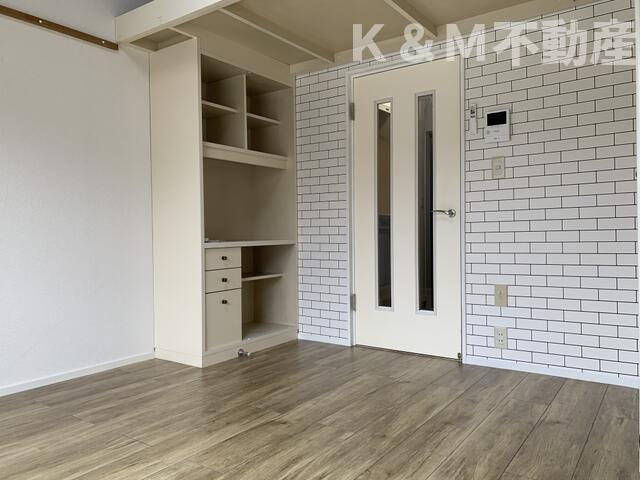 ジュネパレス松戸第１５４の居間・リビング|ゆったりとしたリビングです