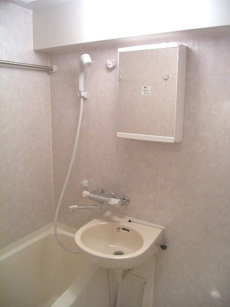 新品家具付きマンション上高田1(KaGood東京)の浴室