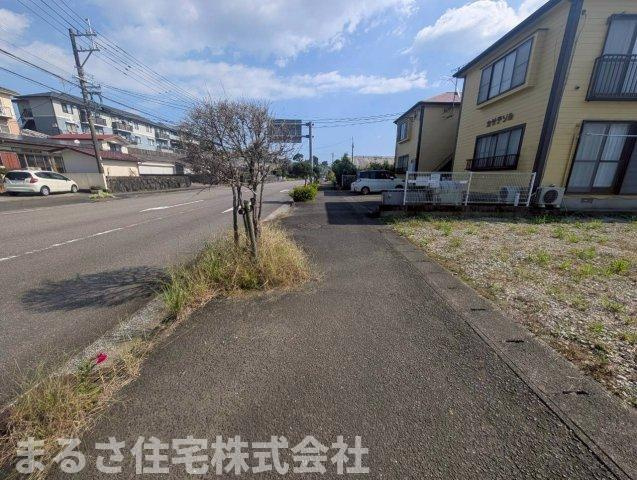 木花台桜１丁目　売地の前面道路含む現地写真