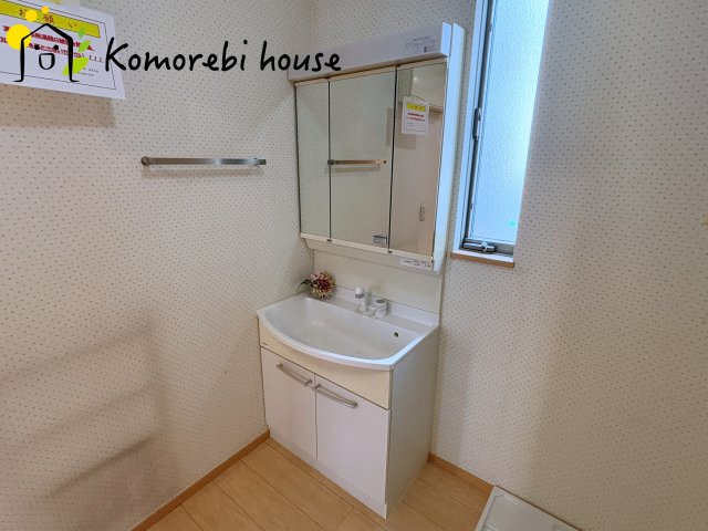 上尾市東町3丁目　中古戸建の独立洗面台|独立洗面台です