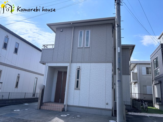 上尾市東町3丁目　中古戸建の外観|二色のきれいな外観です