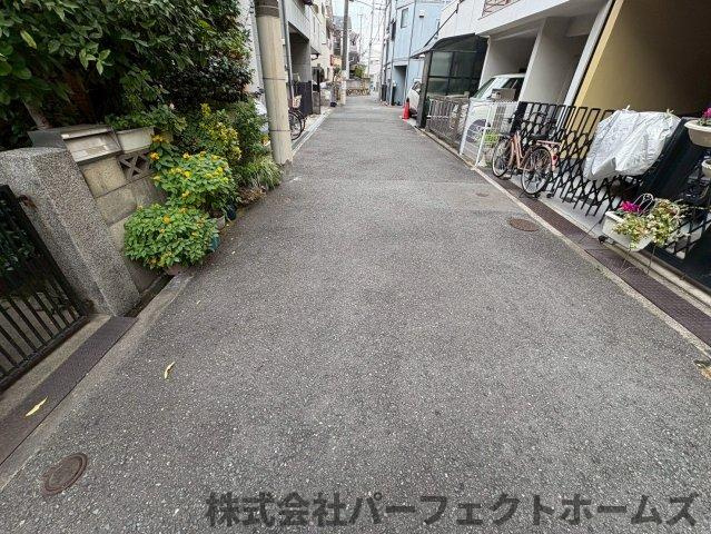 【前面道路含む現地写真】の画像