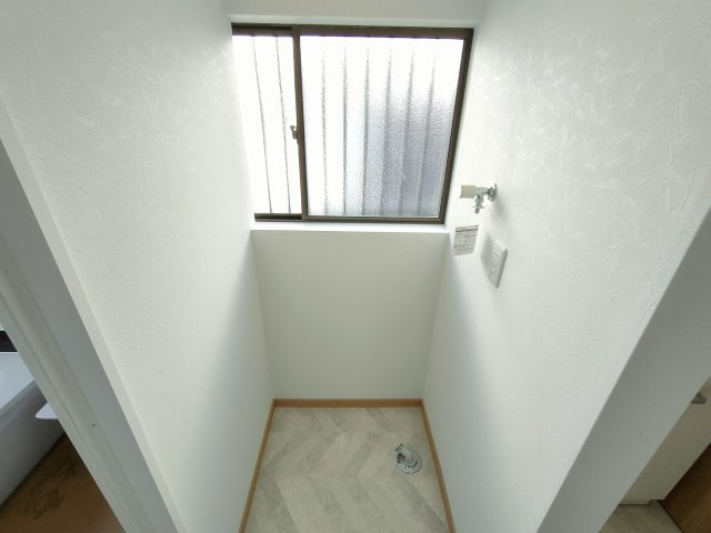 古河市東リノベーションハウスの独立洗面台|〇洗面化粧台〇　☆取り替え済☆
収納スペース豊富な洗面化粧台☆節水仕様になっているのでお財布にも環境にも優しくなっております♪
2025年11月撮影