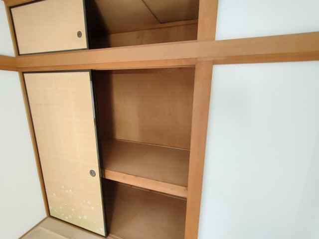 古河市東リノベーションハウスの収納|〇2階洋室　6帖〇
和風な押入収納です♪
2025年11月撮影