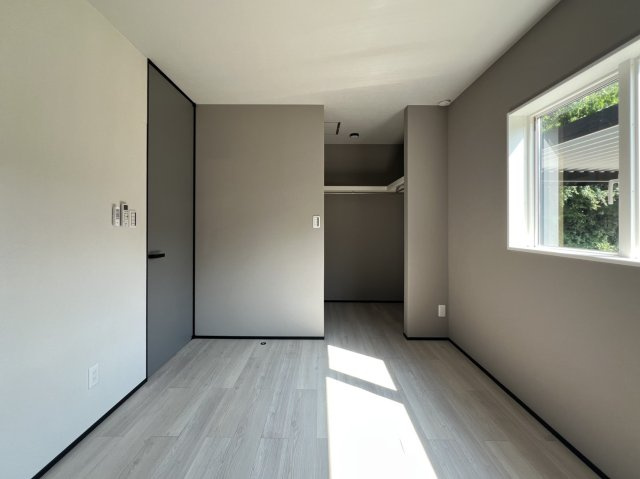 若葉町貸家の洋室